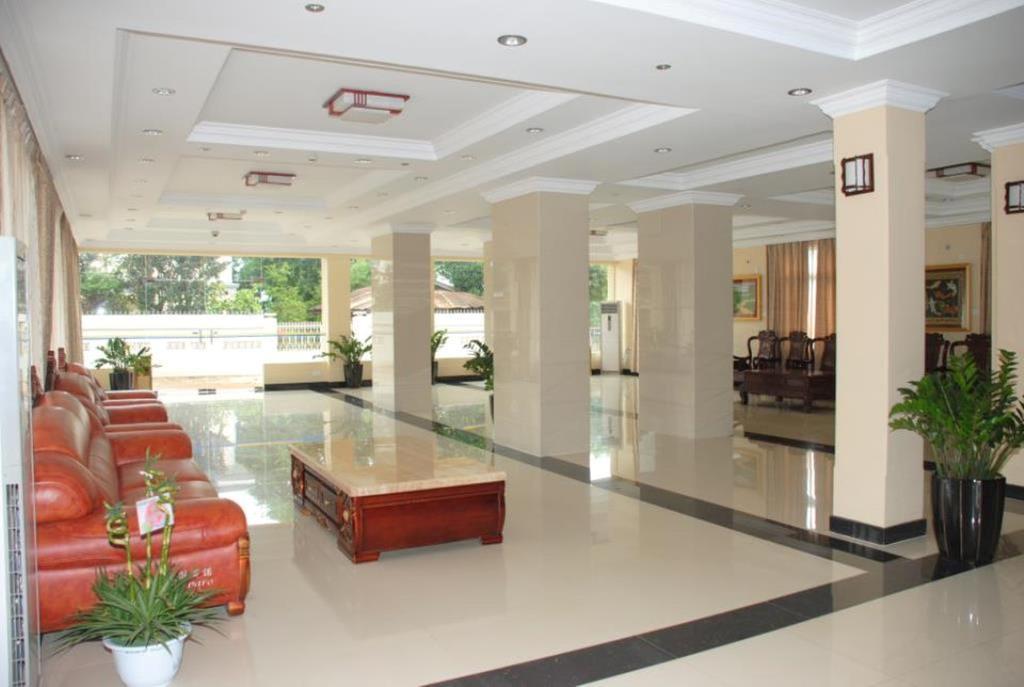 Golden Hill Hotel - Lashio Εξωτερικό φωτογραφία