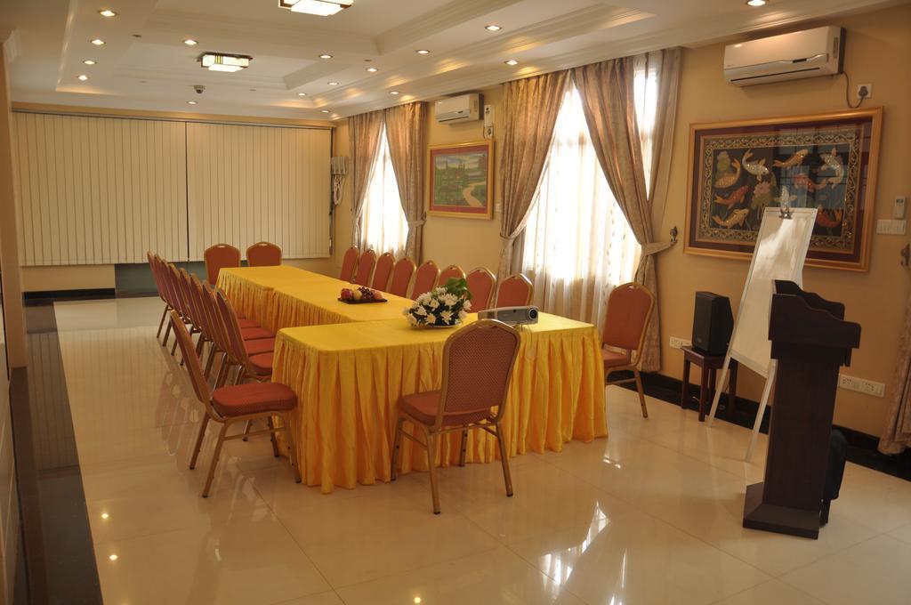 Golden Hill Hotel - Lashio Εξωτερικό φωτογραφία