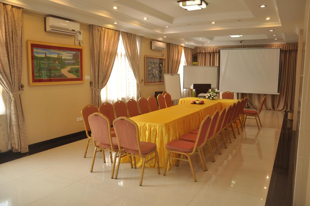 Golden Hill Hotel - Lashio Εξωτερικό φωτογραφία
