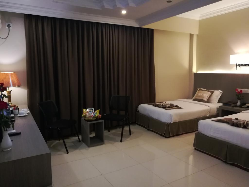 Golden Hill Hotel - Lashio Εξωτερικό φωτογραφία
