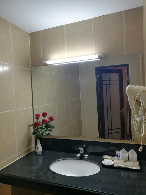 Golden Hill Hotel - Lashio Εξωτερικό φωτογραφία