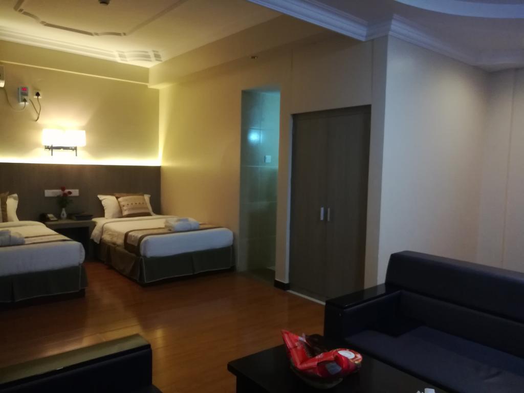 Golden Hill Hotel - Lashio Εξωτερικό φωτογραφία