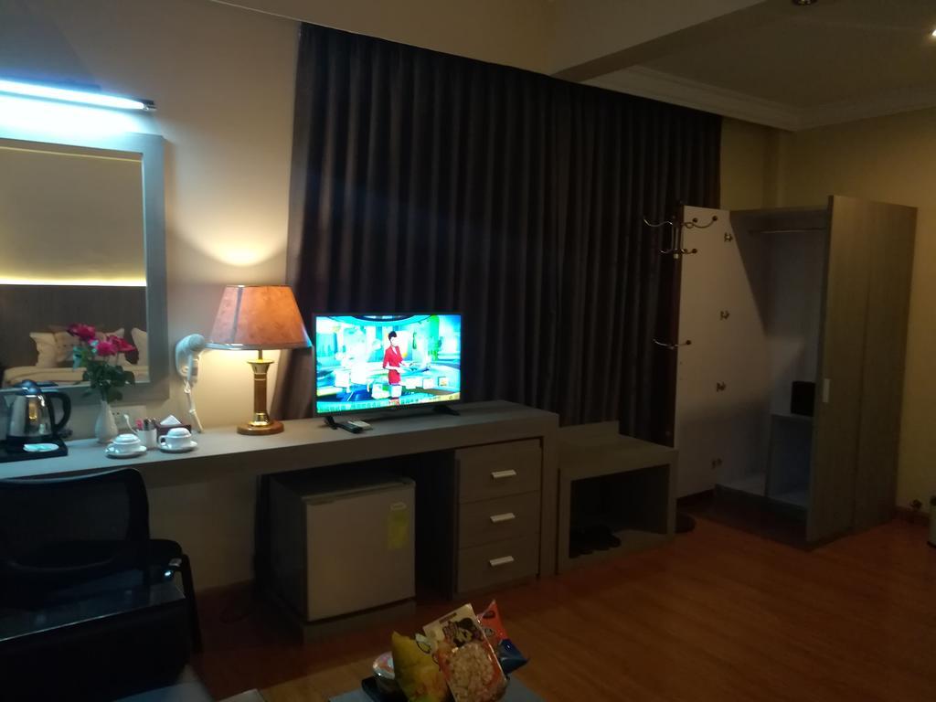 Golden Hill Hotel - Lashio Εξωτερικό φωτογραφία